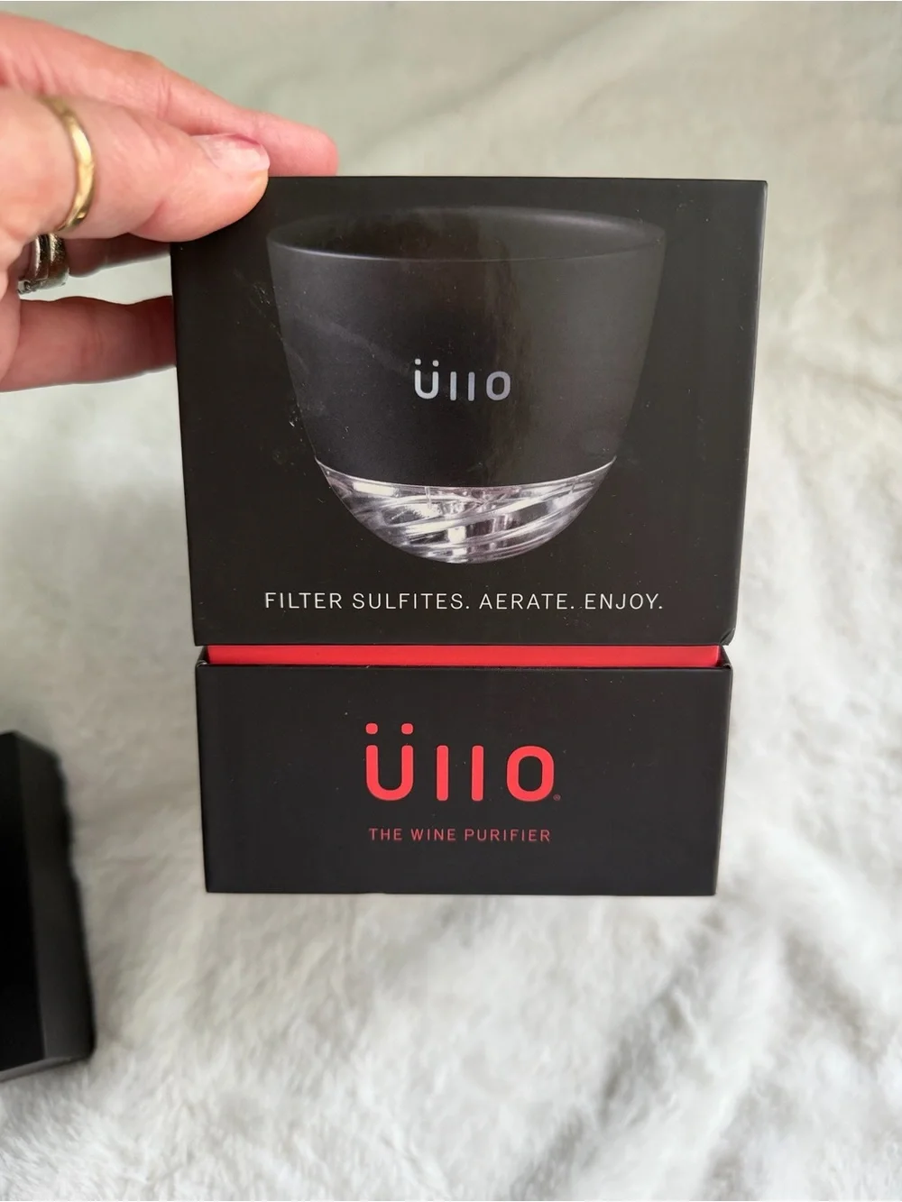 Ullo Black Wine Aerator Cup with Rabbit Aerating Pourer